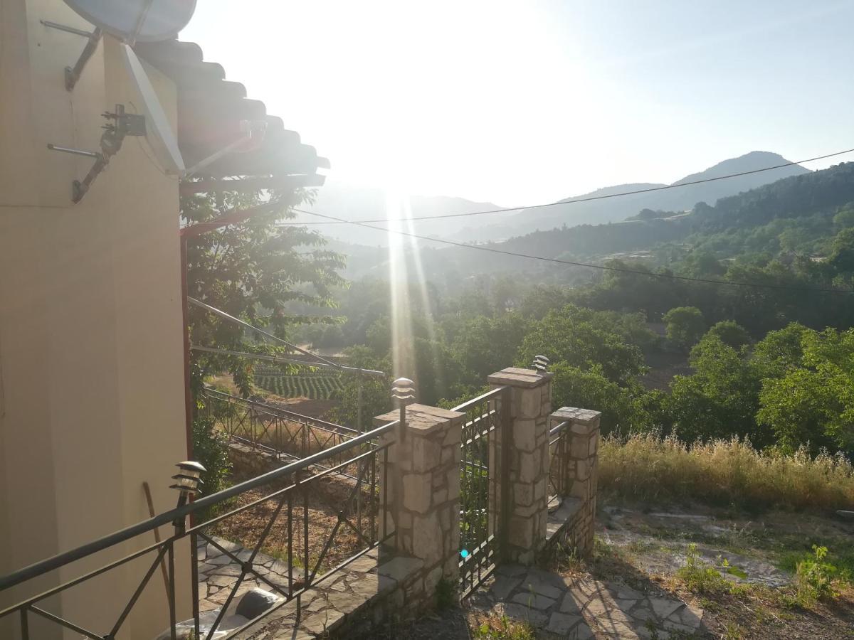 Plataniotissa Mansion Villa Kalavryta Eksteriør billede